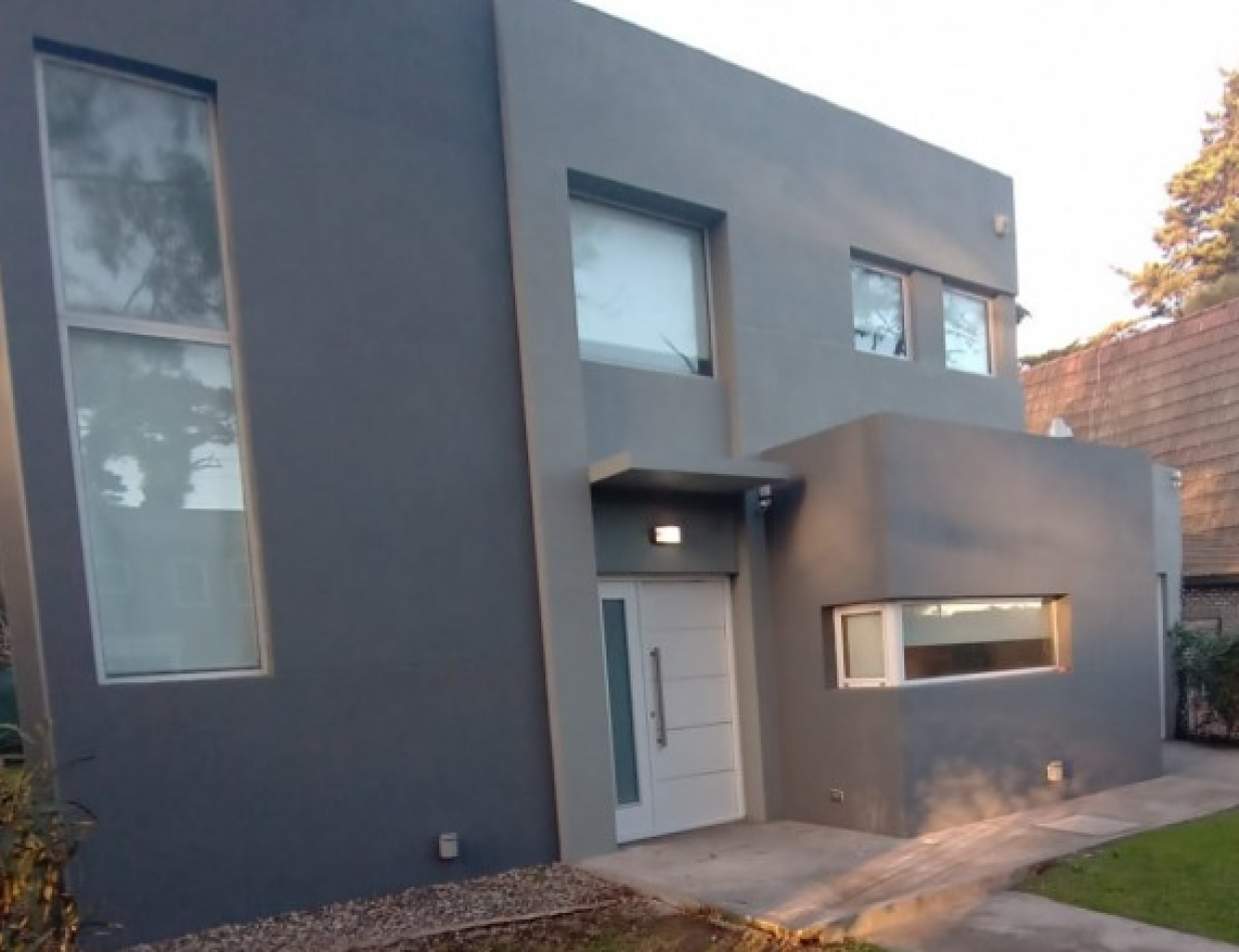 VENTA CON PERMUTA CASA 3 AMB.BOSQUE.PERALTA RAMOS #324 