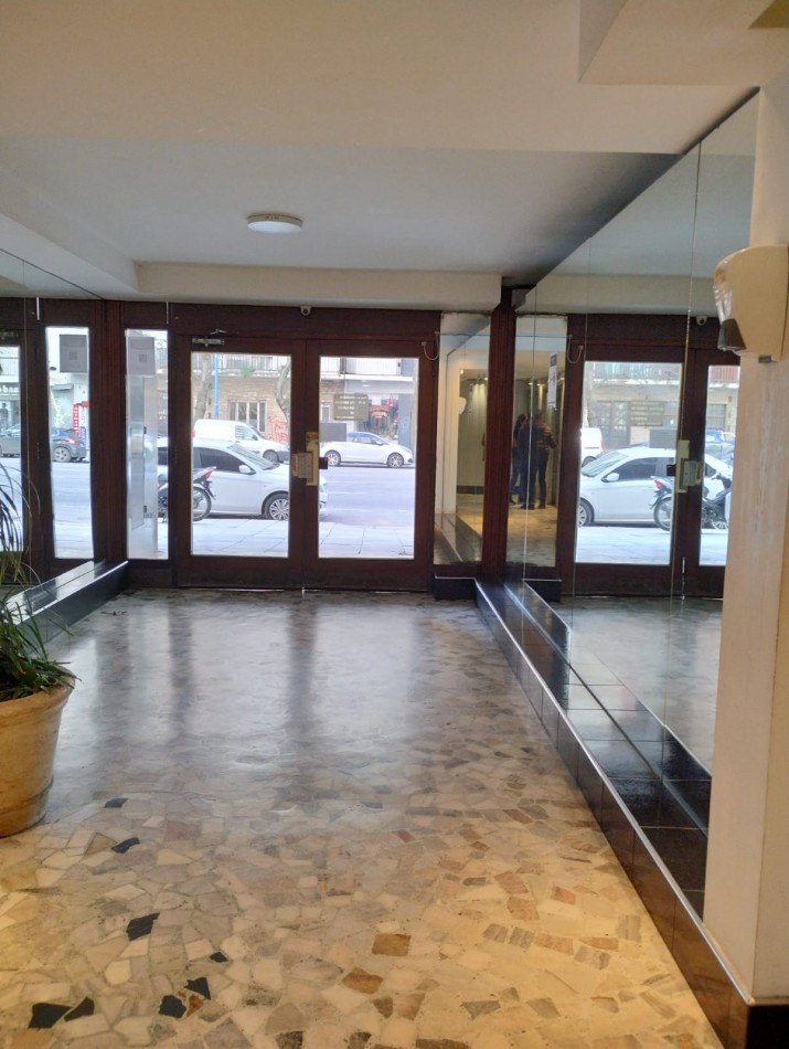 1 AMBIENTE DIVIDIDO, AL CONTRAFRENTE, EN ALDREY A 100 MTS. DEL MAR