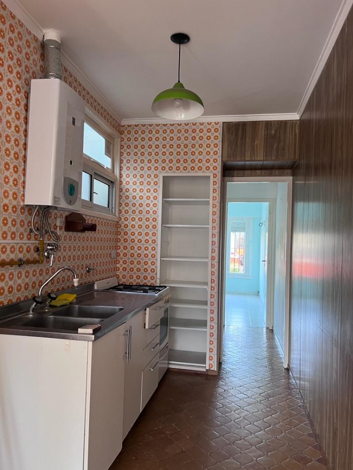 VENTA CON RENTA !!!! PH 3 AMB. CON GARAJE Y PARQUE, 1o PISO X ESCALERA, ZONA SAN JOSE