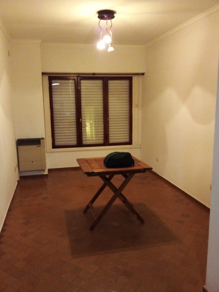 VENTA CON RENTA !!!! PH 3 AMB. CON GARAJE Y PARQUE, 1o PISO X ESCALERA, ZONA SAN JOSE