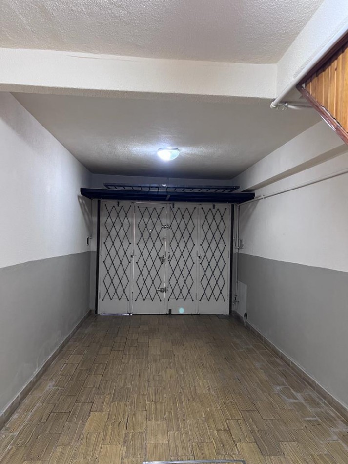 VENTA CON RENTA !!!! PH 3 AMB. CON GARAJE Y PARQUE, 1o PISO X ESCALERA, ZONA SAN JOSE