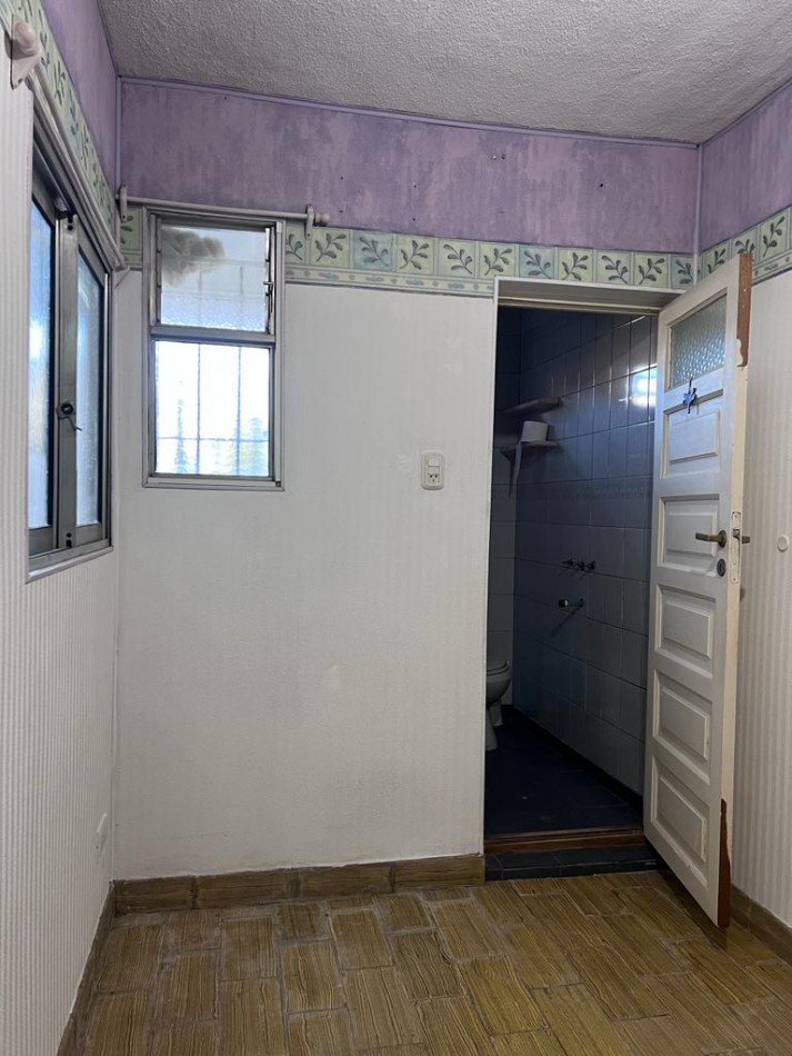 VENTA CON RENTA !!!! PH 3 AMB. CON GARAJE Y PARQUE, 1o PISO X ESCALERA, ZONA SAN JOSE